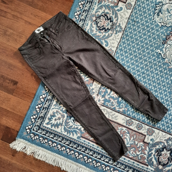 PAIGE Verdugo Ultra Skinny | Size 29 - Picture 4 of 7